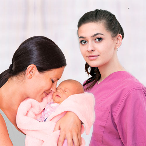 Das Bild zeigt eine Hebamme und eine Mutter mit Baby.