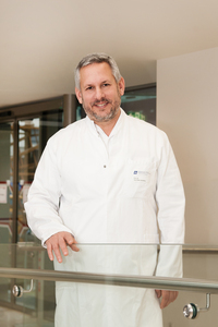 Prim. Dr. Hans Peter Gröchenig / HF-PICTURES, FOTOATELIER HEIKE FUCHS Prim. Dr. Hans Peter Gröchenig