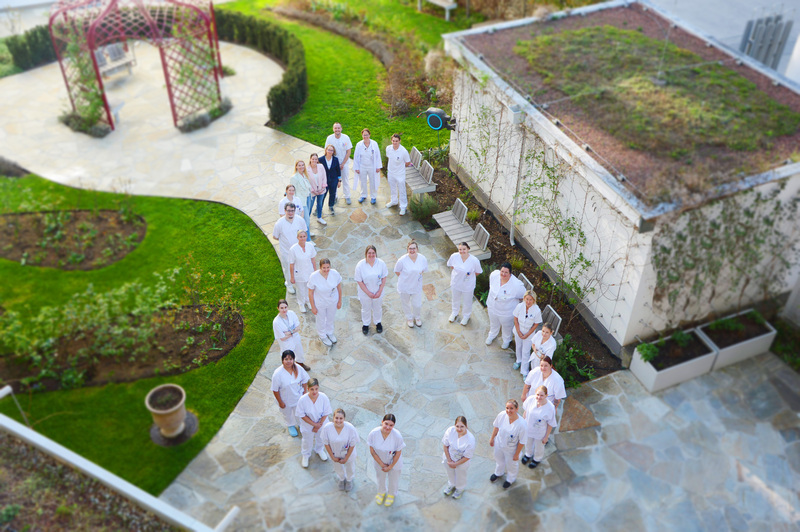 Alles im Blick: Studierende verschiedener Gesundheitsberufe starten gemeinsam in die ‚Nursing Training Unit Extended 6.0‘ am Elisabethinen-Krankenhaus Klagenfurt