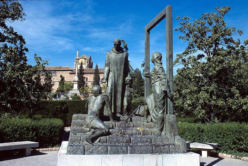 Das Bild zeigt das Denkmal des Johannes von Gott in Granada.