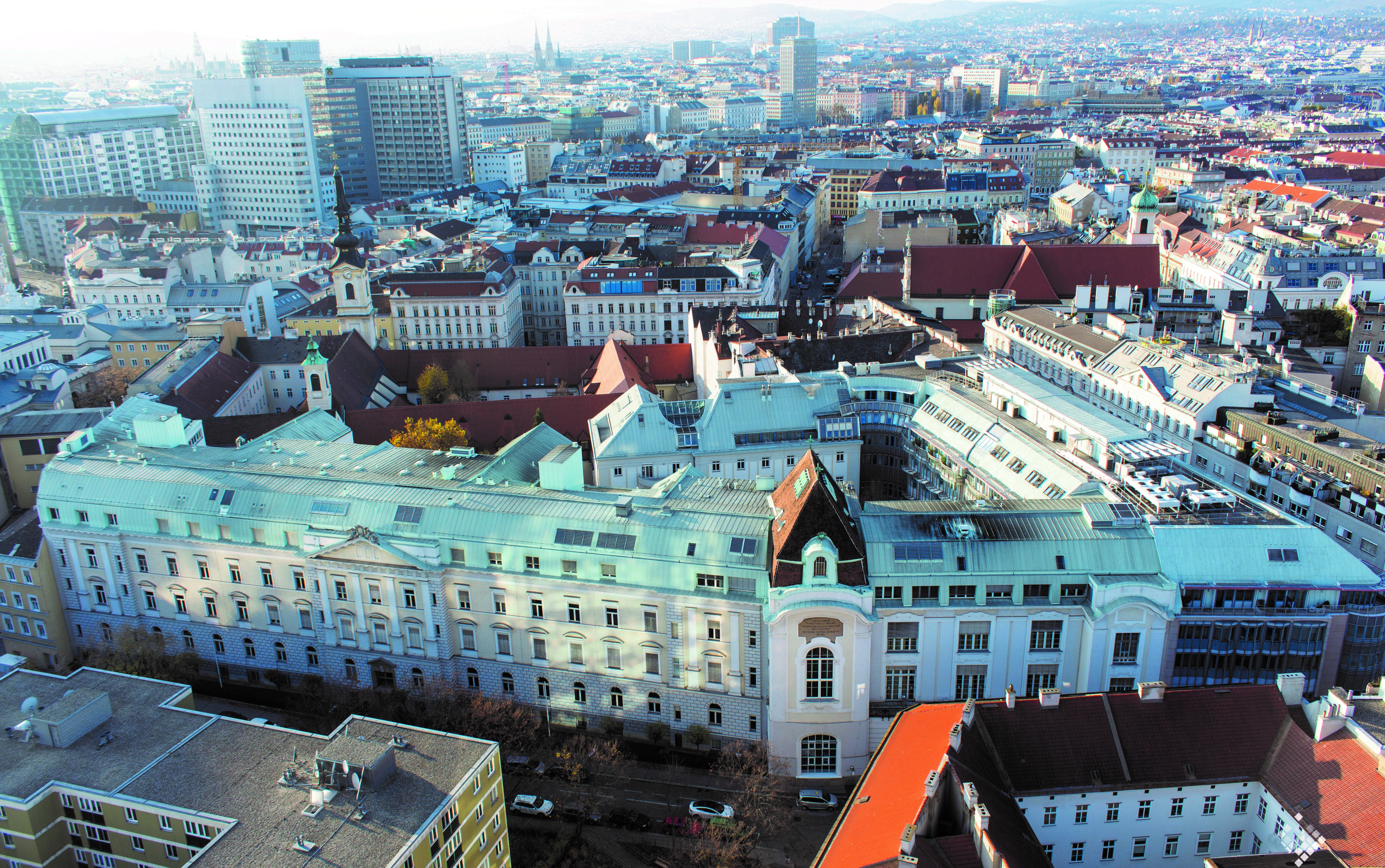 Luftaufnahme Krankenhaus der Barmherzigen Brüder Wien