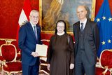 Sr. Barbara Lehner und Direktor Christian Lagger trafen am 16. Mai 2022 Bundespräsidenten Alexander Van der Bellen.