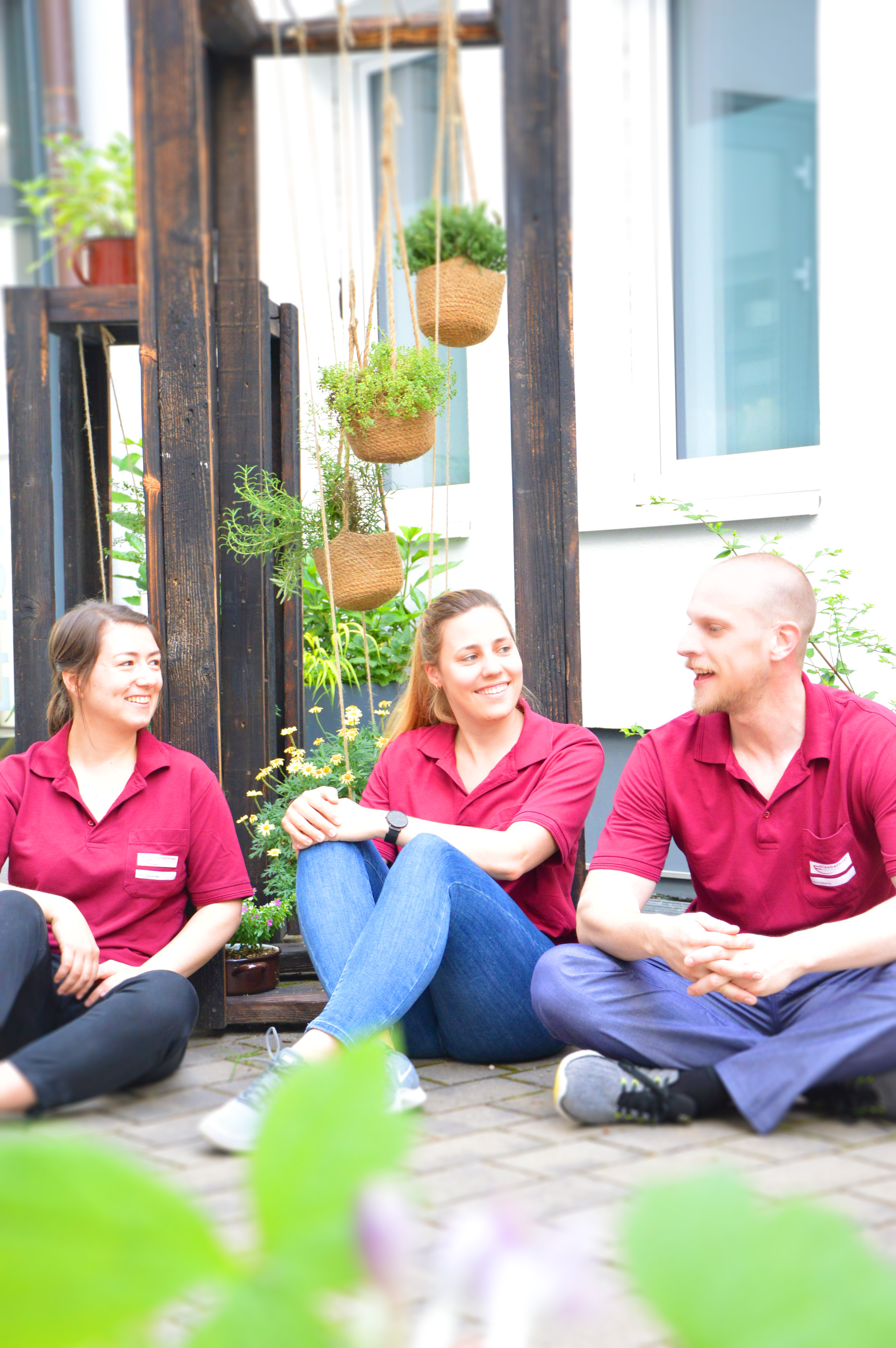 Elisabeth Hof / EKH Elisabethhof Blumenampel