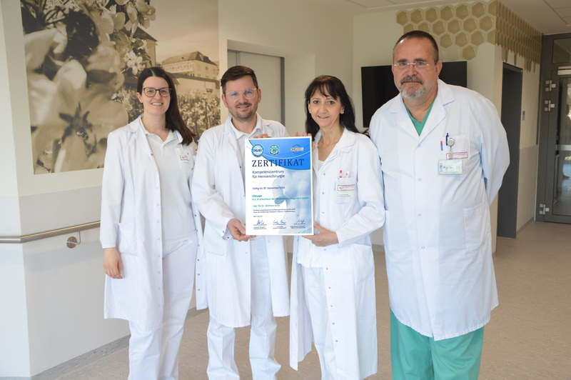 Am Bild: FA Dr. Miriam Handjiev, Ltd. OA Dr. Andreas Grün, EOÄ Dr. Christiane Dreschl, MBA und OA Dr. Pero Zanchi