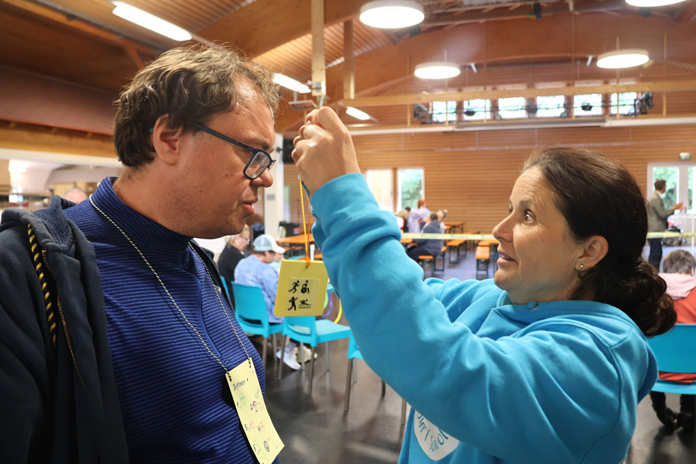 Nach dem Absolvieren der sieben Stationen erhielten die Sportler*innen alle eine Medaille.