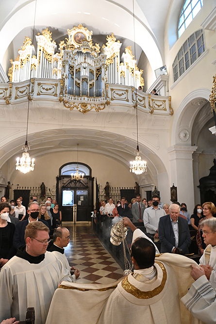 Segnung der restaurierten Orgel.