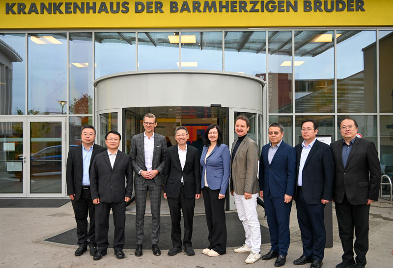 Internationale Delegation aus Shanghai