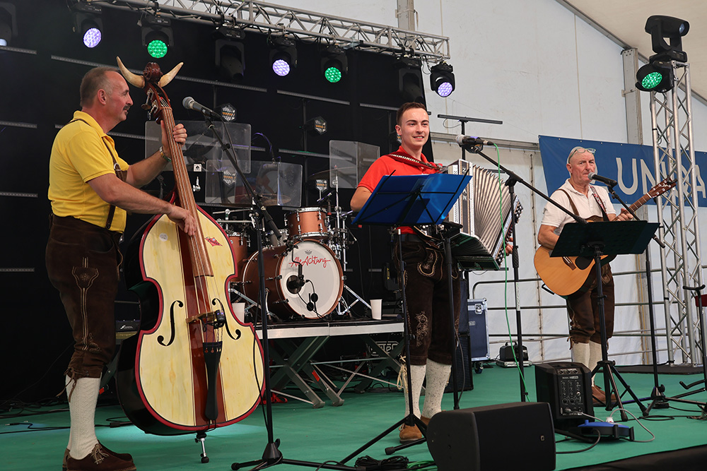 Aufgespiel: Die Schloßbichl Buam am Zeltfest.
