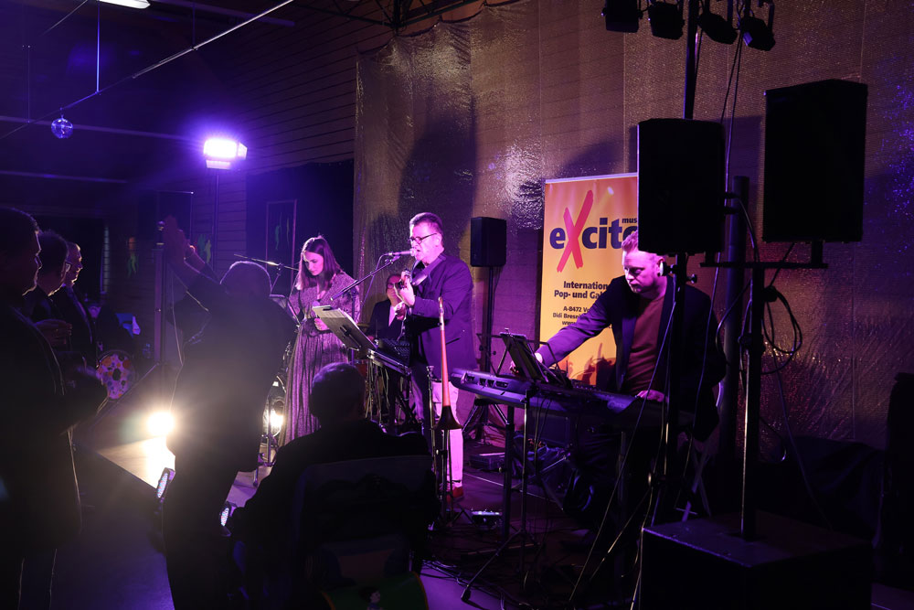 Die Band "EXCITE" spielte Musik mit 80er Jahre Schwerpunkt.