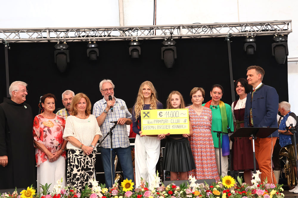 Pampuri-Club-Präsident Siegfried Rauch überreichte den Scheck mit einer Spendensumme von 11.000 Euro an den Gesamtleiter der Lebenswelten Steiermark.