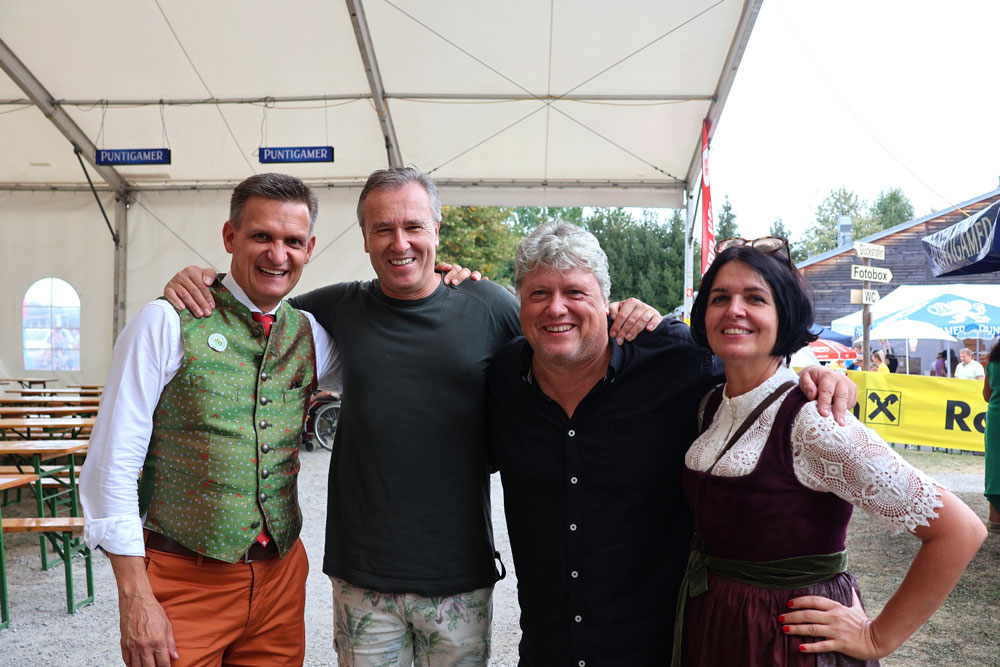 Auch der SK Sturm Graz Präsident Christian Jauk  besuchte unser Zeltfest. (zweiter von links)