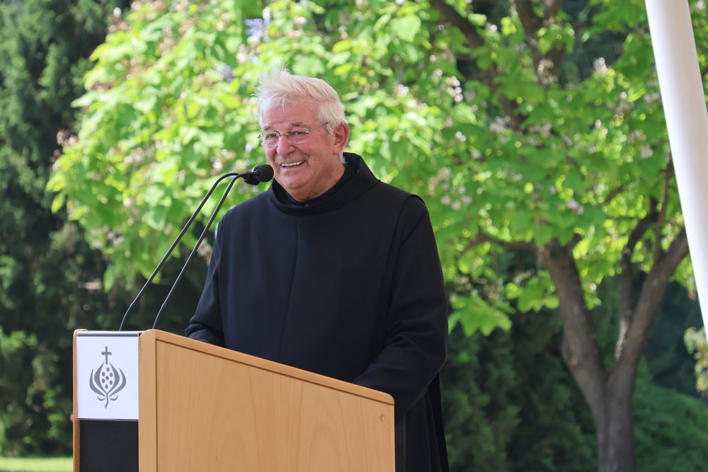 Frater Paulus Kohler bedankte sich bei allen Gästen.