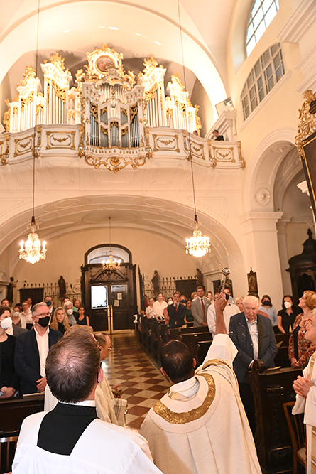 Segnung der restaurierten Orgel.
